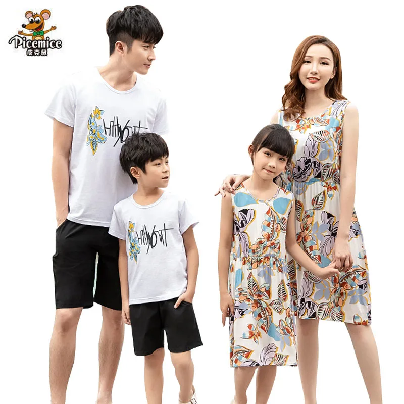 Plus Size Family Matching Outfits Father Son T-Shirt Short Pants Set Mother Daughter Dresses Cotton Family Clothing 2019 Summer
Plus Size Family Matching Outfits Father Son T-Shirt Short Pants Set Mother Daughter Dresses Cotton Family Clothing 2019 Summer