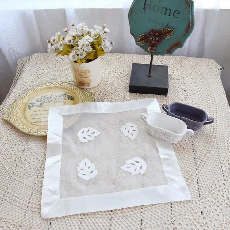 Modern Satin Lace Christmas Placemat Stand For Mugs Table Napkins Doilies Square Glass Coasters Dish Cup Mat Pad Dining Decor
Modern Satin Lace Christmas Placemat Stand For Mugs Table Napkins Doilies Square Glass Coasters Dish Cup Mat Pad Dining Decor