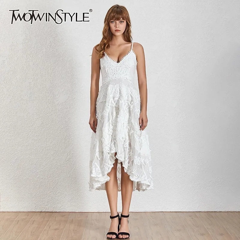 TWOTWINSTYLE Korean V Neck Women's Dress Sleeveless Off Shoulder Embroidery Hem Asymmetrical Dresses Female 2019 New Fashion
TWOTWINSTYLE Korean V Neck Women's Dress Sleeveless Off Shoulder Embroidery Hem Asymmetrical Dresses Female 2019 New Fashion