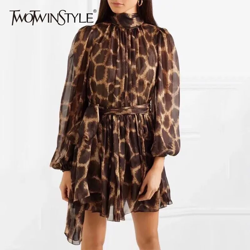 TWOTWINSTYLE Vintage Print Leopard Dress Women Stand Collar Lace Up Bowknot High Waist Puff Sleeve Mini Dresses Female 2019 New
TWOTWINSTYLE Vintage Print Leopard Dress Women Stand Collar Lace Up Bowknot High Waist Puff Sleeve Mini Dresses Female 2019 New