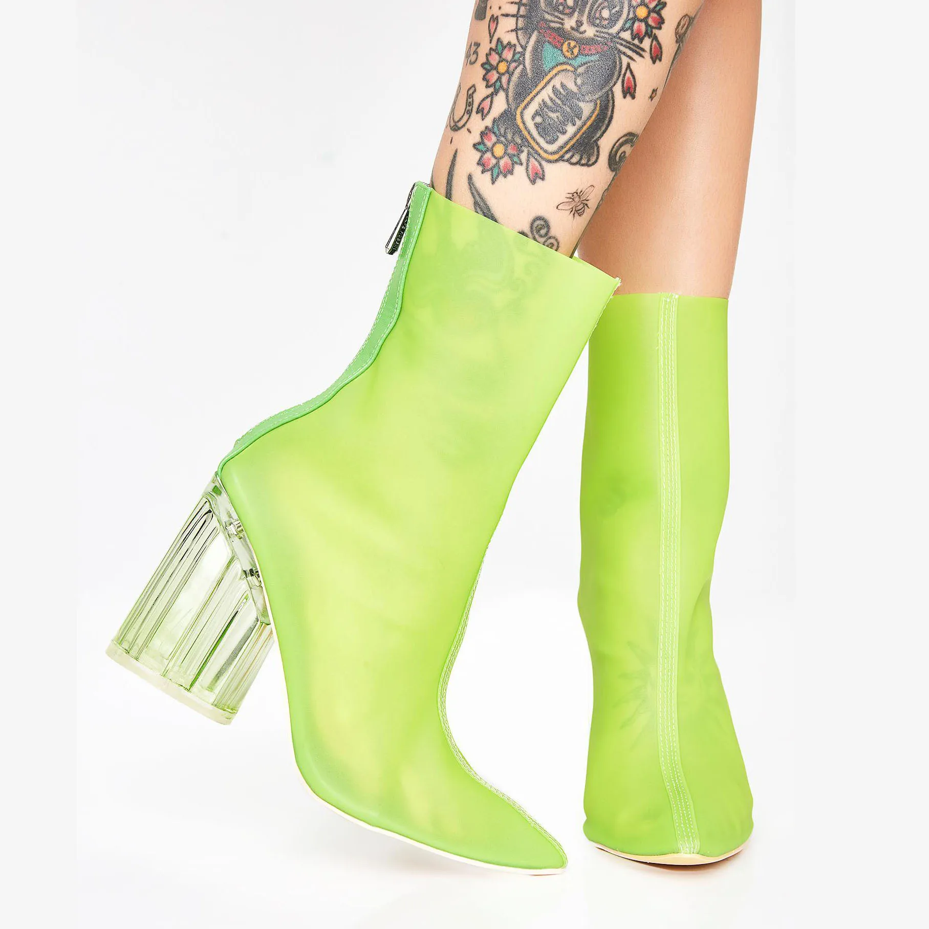 Fashion PVC material Fluorescent Green Color Woman boots in High Think Heel with Matte Black Color Spring Boots in Pointed toe
Fashion PVC material Fluorescent Green Color Woman boots in High Think Heel with Matte Black Color Spring Boots in Pointed toe
