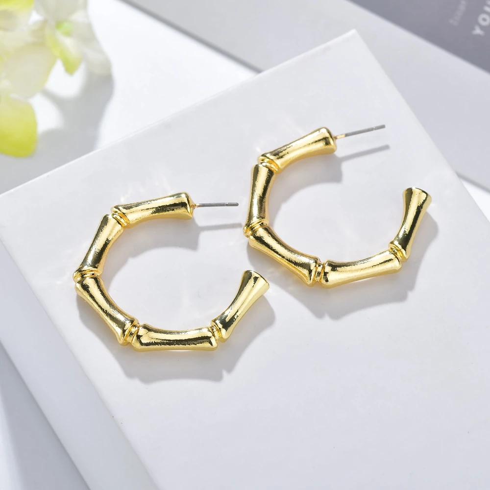 Vintage Exaggeration Geometric Metal Earrings For Women Alloy Texture Torsion C Circular Drop Earrings Wedding Jewelry Gifts
Vintage Exaggeration Geometric Metal Earrings For Women Alloy Texture Torsion C Circular Drop Earrings Wedding Jewelry Gifts