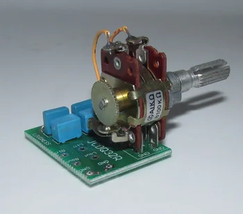 DYKB Japan AIKO 100K Equal Loudness Volume Control Dual Potentiometer Adapter Board Increase high frequency and low frequency
DYKB Japan AIKO 100K Equal Loudness Volume Control Dual Potentiometer Adapter Board Increase high frequency and low frequency