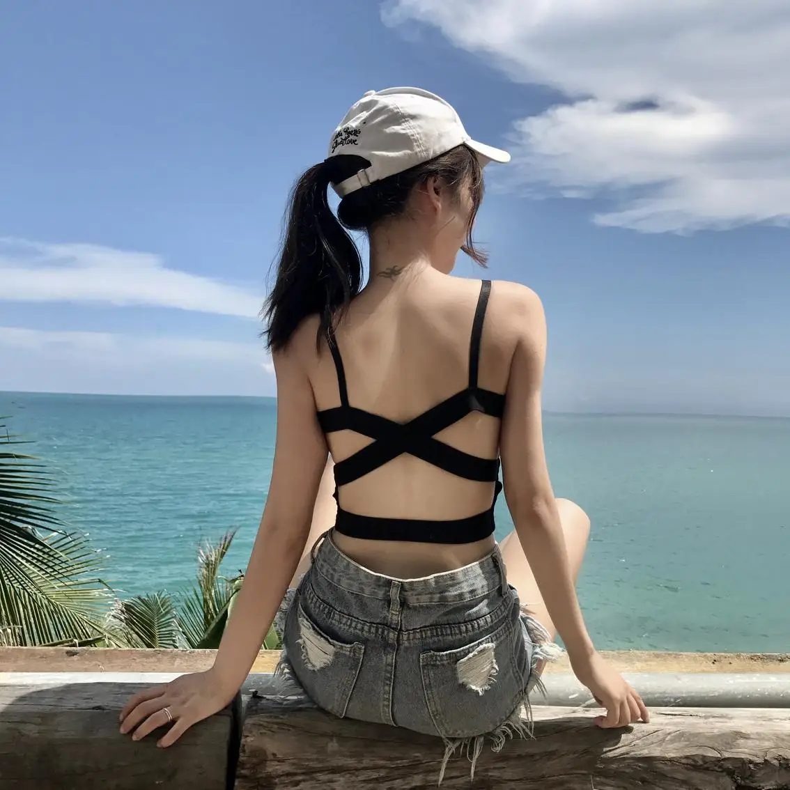 Girls Sexy Short Camis Tops With Seperated Pads Women Backless Padding Tanks Crop Tops For Female
Girls Sexy Short Camis Tops With Seperated Pads Women Backless Padding Tanks Crop Tops For Female