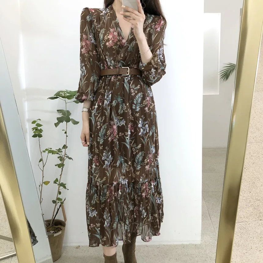 Spring Summer Dress Women Vintage V Neck Floral Printed Ruffle Sashes Pleated Boho Maxi Long Dresses Vestidos Robe Pull Femme
Spring Summer Dress Women Vintage V Neck Floral Printed Ruffle Sashes Pleated Boho Maxi Long Dresses Vestidos Robe Pull Femme