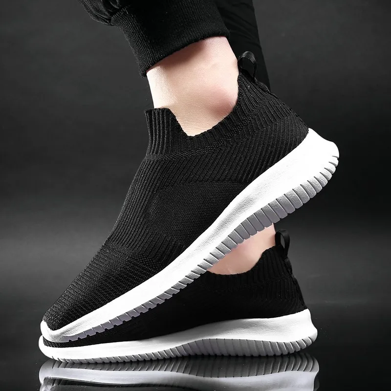 Hot Four seasons Male Ultralight Soft Breathable Fashion Comfortable Casual Men shoes Zapatilla Large size Brand short Men Boots
Hot Four seasons Male Ultralight Soft Breathable Fashion Comfortable Casual Men shoes Zapatilla Large size Brand short Men Boots
