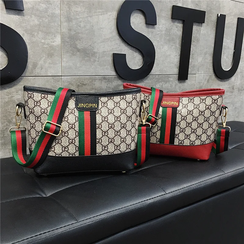 2019 crossbody bags for women pu leather luxury handbags women bags designer Large capacity simple pattern Mommy bag
2019 crossbody bags for women pu leather luxury handbags women bags designer Large capacity simple pattern Mommy bag