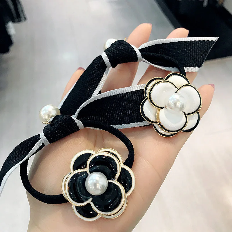 New Korea Fabric Bow Camellia Elastic Hair Bands for Women Girls Rubber Hair Rope with Pearl Pendant Hair Accessories Hair Ring
New Korea Fabric Bow Camellia Elastic Hair Bands for Women Girls Rubber Hair Rope with Pearl Pendant Hair Accessories Hair Ring