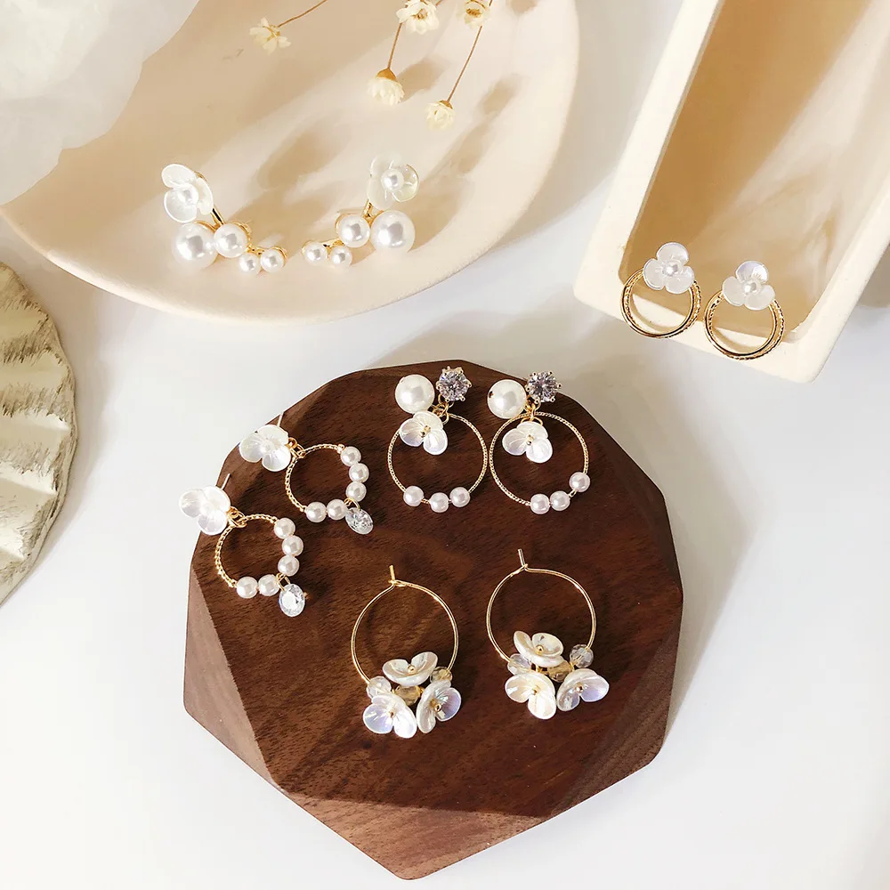 Chic Elegant Round Shape Fashion Earrings Ins Shiny Rhinestone Simple Design Pearl Earrings Sweet Romantic Cute Drop Dangler
Chic Elegant Round Shape Fashion Earrings Ins Shiny Rhinestone Simple Design Pearl Earrings Sweet Romantic Cute Drop Dangler