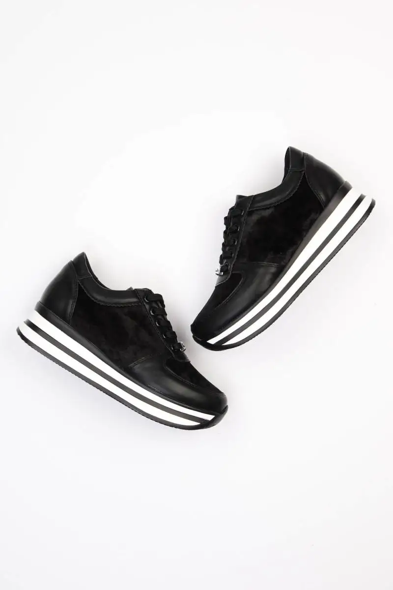 Женская обувь черного цвета Bambi G0449511330 | Обувь