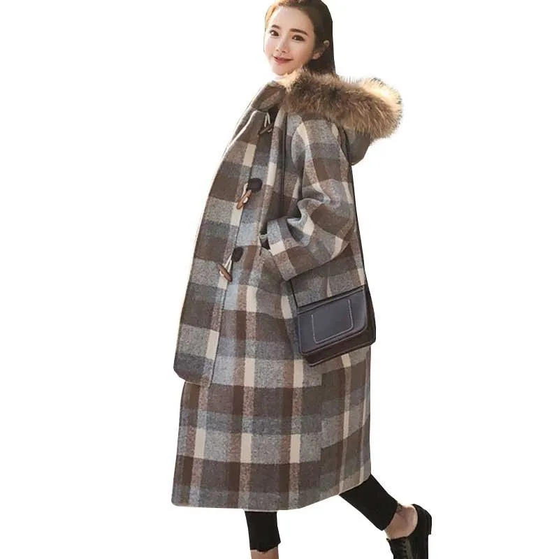 Big fur collar winter woolen coat women fashion loose long coat horn buckle Wool coats striped female Parka manteau femme hiver 
Big fur collar winter woolen coat women fashion loose long coat horn buckle Wool coats striped female Parka manteau femme hiver