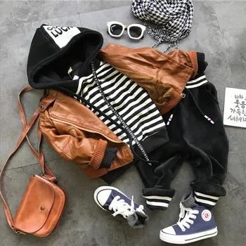 Autumn Winter Suits For Boys Plus Velvet Leather Jacket Kids Thicken Stripes Sweatshirts Gold Velvet Pants Baby Clothing Sets
Autumn Winter Suits For Boys Plus Velvet Leather Jacket Kids Thicken Stripes Sweatshirts Gold Velvet Pants Baby Clothing Sets