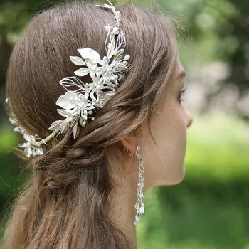 Vintage Bridal Crown Wedding Tiara Shiny Crystal Freshwater Pearl Tiara Charming Female Soft Leaf Headbands
Vintage Bridal Crown Wedding Tiara Shiny Crystal Freshwater Pearl Tiara Charming Female Soft Leaf Headbands