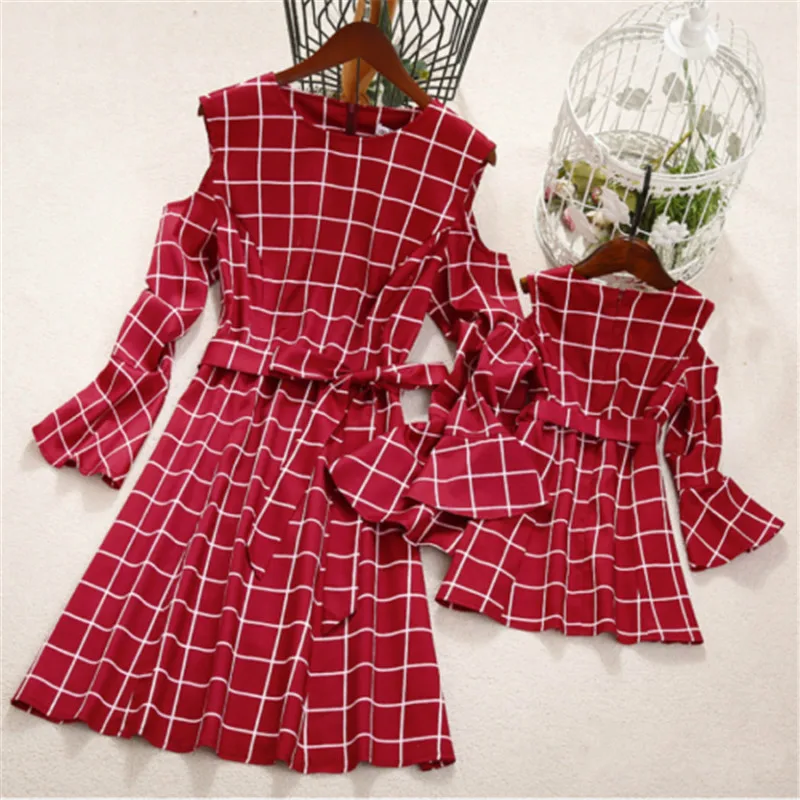 Фото Family Matching Clothes Mother Daughter Plaid Dress Long Sleeve Off Shoulder Casual Spring Party Dresses Clothing  Мать и | Matching Family Outfits (32970679742)