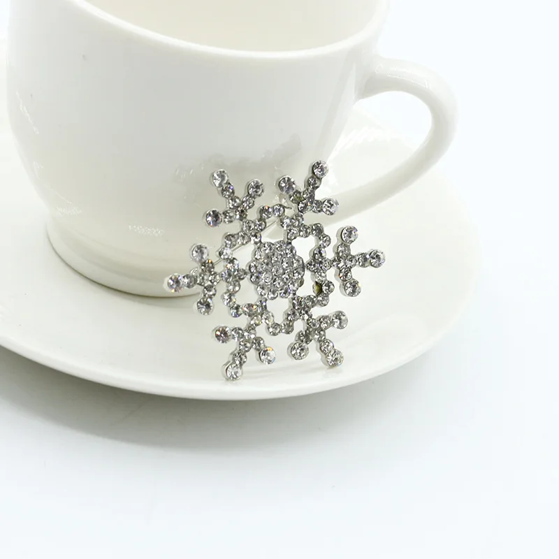 Fashionable AAA CZ zircon snowflake Brooch Pin Women Garment Accessories Jewelry Brooch Rhinestone Pin
Fashionable AAA CZ zircon snowflake Brooch Pin Women Garment Accessories Jewelry Brooch Rhinestone Pin
