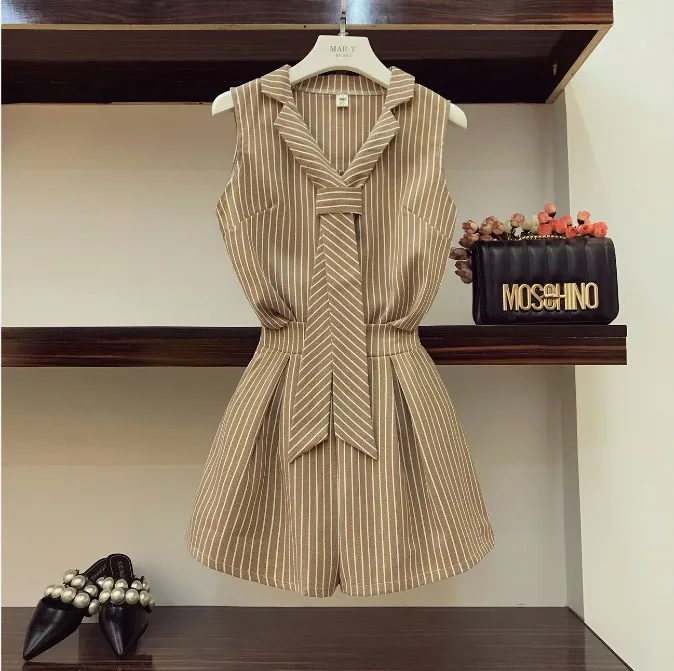 2018 New Summer Ladies Striped Bow Tie Collar Sleeveless Shirt + High-waisted Shorts Two-piece Women's Elegant Shorts Set
2018 New Summer Ladies Striped Bow Tie Collar Sleeveless Shirt + High-waisted Shorts Two-piece Women's Elegant Shorts Set