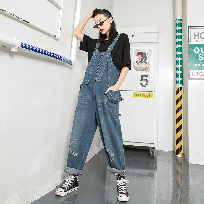Denim Jumpsuits Zipper large size bib pants Wide Leg Holes do the old jeans Baggy Suspenders Cowboy Trousers Boyfriend Overalls
Denim Jumpsuits Zipper large size bib pants Wide Leg Holes do the old jeans Baggy Suspenders Cowboy Trousers Boyfriend Overalls