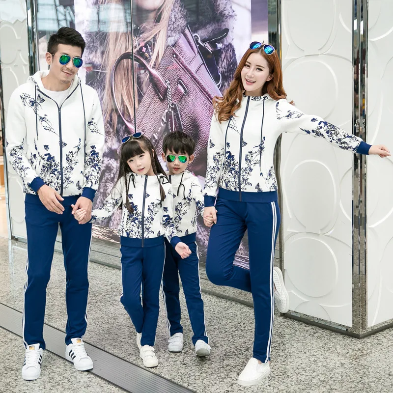 Spring Autumn Family Matching Outfits Dad Mom Son Girl set Sport Suit Hooded Hoodie+Long Pants Flower pattern Sweatshirt Clothes
Spring Autumn Family Matching Outfits Dad Mom Son Girl set Sport Suit Hooded Hoodie+Long Pants Flower pattern Sweatshirt Clothes