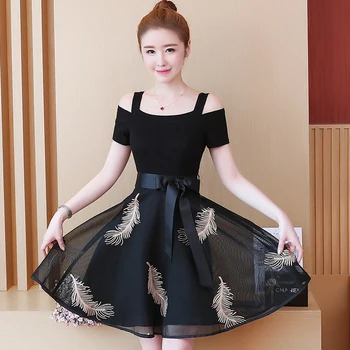 Korean fashion new 2019 summer dew shoulder lace black embroidery patchwork dress women vestido party outfit S-XXL
Korean fashion new 2019 summer dew shoulder lace black embroidery patchwork dress women vestido party outfit S-XXL