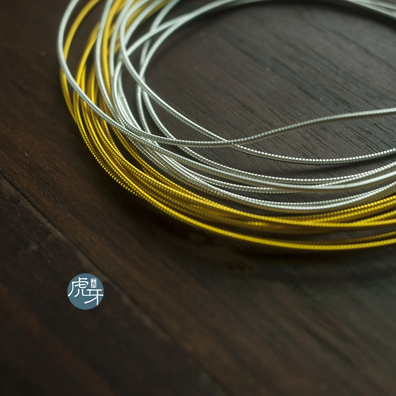French embroidery, Indian silk, 1.0mm diameter, hard wire, gold and silver, high quality, handmade
French embroidery, Indian silk, 1.0mm diameter, hard wire, gold and silver, high quality, handmade