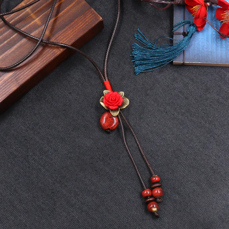 Autumn And Winter New Pattern Sweater Chain Fashion Restore Ancient Ways Fashion Tassels Ceramics Red Rose Clavicle Long Chain
Autumn And Winter New Pattern Sweater Chain Fashion Restore Ancient Ways Fashion Tassels Ceramics Red Rose Clavicle Long Chain