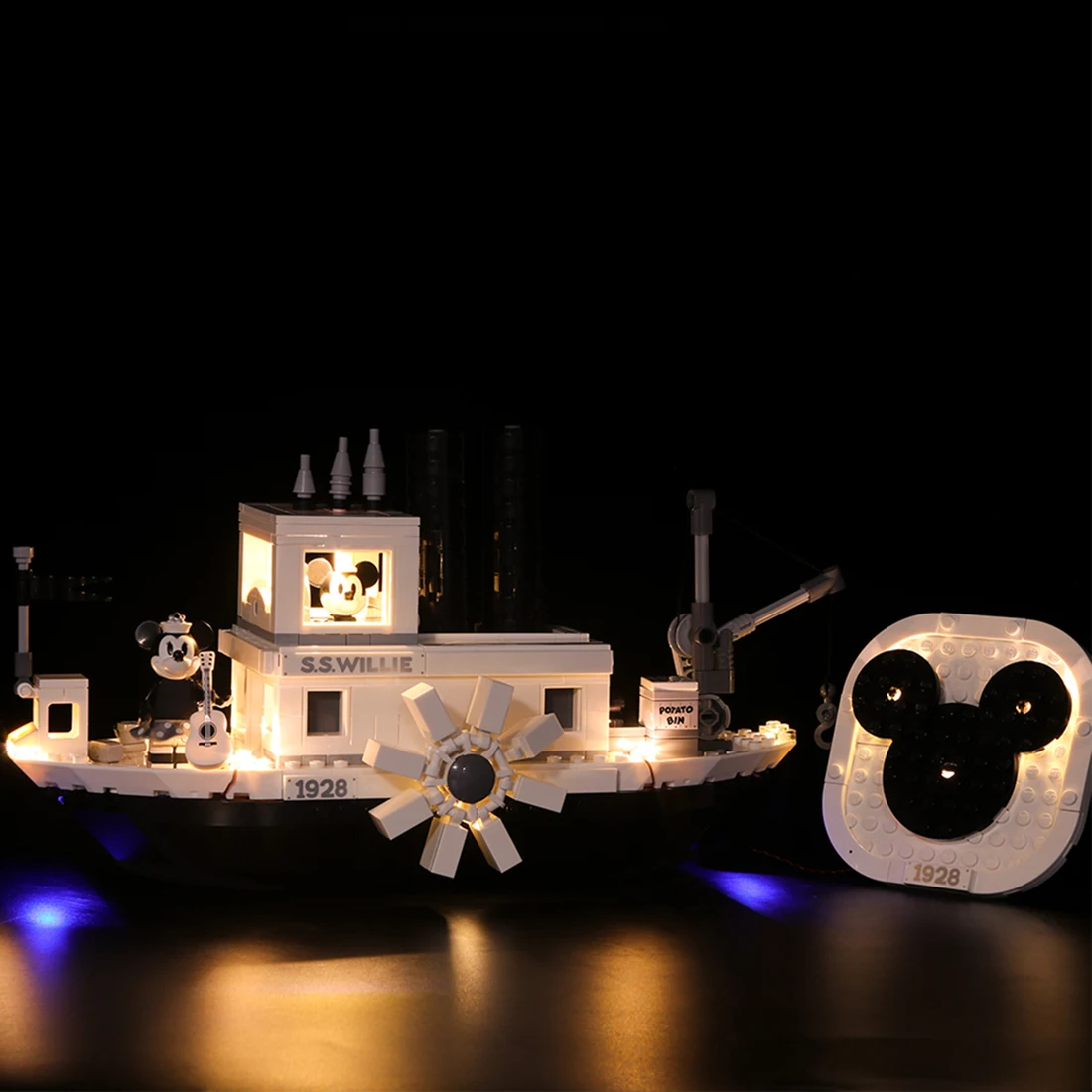 USB LED Light Model Building Block Accessory Kit For 21317 Mickey'S Steamboat Willie Kids Gift (LED Included Only)
USB LED Light Model Building Block Accessory Kit For 21317 Mickey'S Steamboat Willie Kids Gift (LED Included Only)