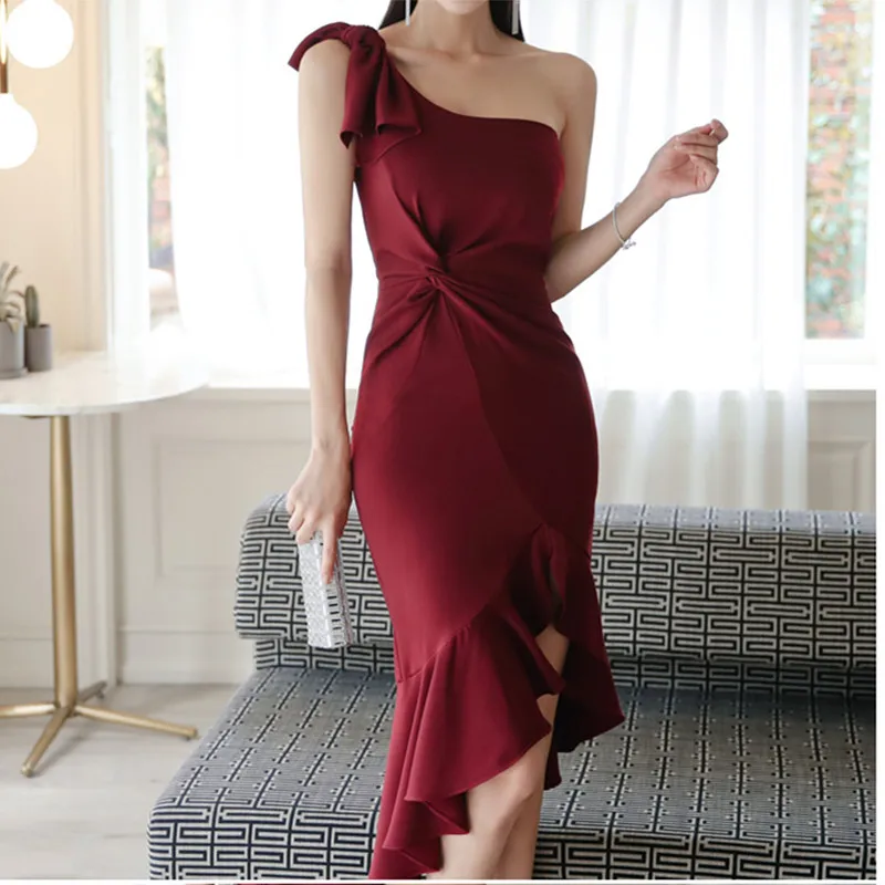 2019 Spring New Elegant Red Formal Party Dress Sexy One-Shoulder Ruffle Slim Asymmetrical Dress Bodycon Club Dress
2019 Spring New Elegant Red Formal Party Dress Sexy One-Shoulder Ruffle Slim Asymmetrical Dress Bodycon Club Dress