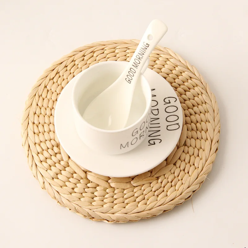 Japanese-style Hand-woven Placemat Corn Peel Cup Coaster Dining Table Mat Heat Insulation Pot Holder Kitchen Accessories
Japanese-style Hand-woven Placemat Corn Peel Cup Coaster Dining Table Mat Heat Insulation Pot Holder Kitchen Accessories