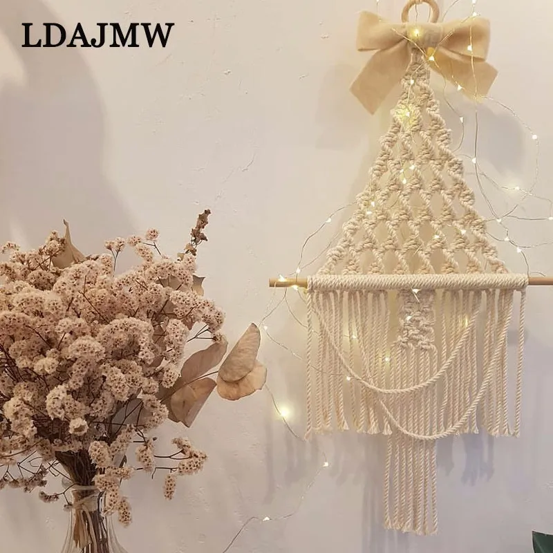 LDAJMW INS European Tapestry Hand-woven Cotton Christmas Tree Wall Hanging Living Room Bedroom Accessories
LDAJMW INS European Tapestry Hand-woven Cotton Christmas Tree Wall Hanging Living Room Bedroom Accessories