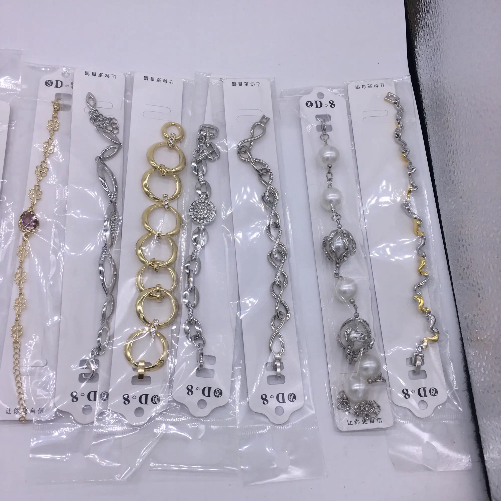free shipping !freeshipping! 2019 new fashion mixed lot bracelet 20 pcs a mixed bag, wholesale!
free shipping !freeshipping! 2019 new fashion mixed lot bracelet 20 pcs a mixed bag, wholesale!