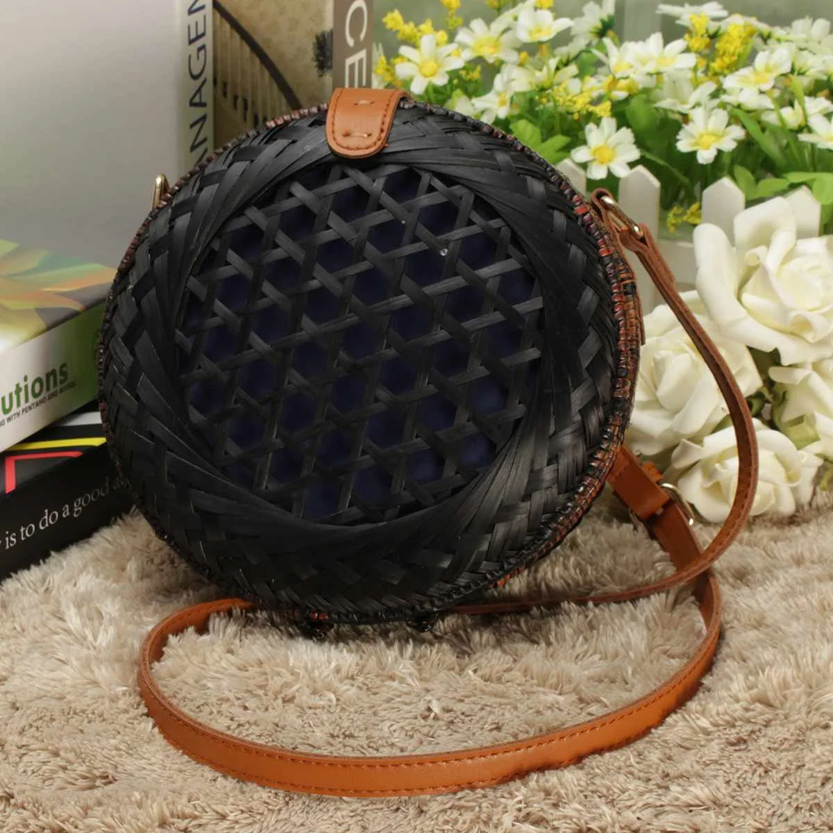 Women Round Rattan Straw Bag Summer Beach Bags Handmade Bohemia Handbag Circle Lady Crossbody Purse Shoulder Messenger
Women Round Rattan Straw Bag Summer Beach Bags Handmade Bohemia Handbag Circle Lady Crossbody Purse Shoulder Messenger