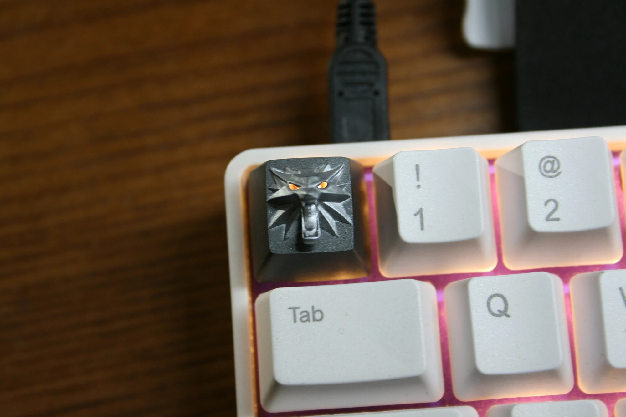 1pc Resin Hand-made Customized Key Cap 3D Stereoscopic Mechanical Keyboard Keycap For The Witcher 3
1pc Resin Hand-made Customized Key Cap 3D Stereoscopic Mechanical Keyboard Keycap For The Witcher 3