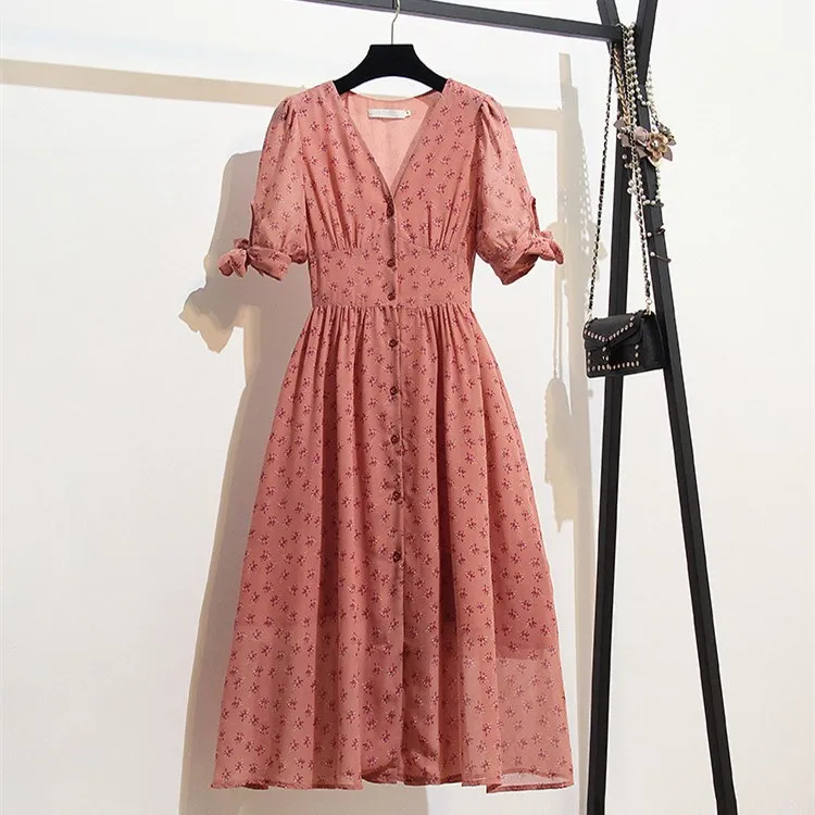 2019 New Floral Print Empire Chiffon Dress Summer V-Neck Short Sleeve A-Line Mid Dress Button Casual Beach Party Dresses
2019 New Floral Print Empire Chiffon Dress Summer V-Neck Short Sleeve A-Line Mid Dress Button Casual Beach Party Dresses