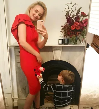 Women Dress Celebrity Red Black One Shoulder Slash Neck Sexy Rayon Bandage Dress High Quality Evening Party Club Dress
Women Dress Celebrity Red Black One Shoulder Slash Neck Sexy Rayon Bandage Dress High Quality Evening Party Club Dress