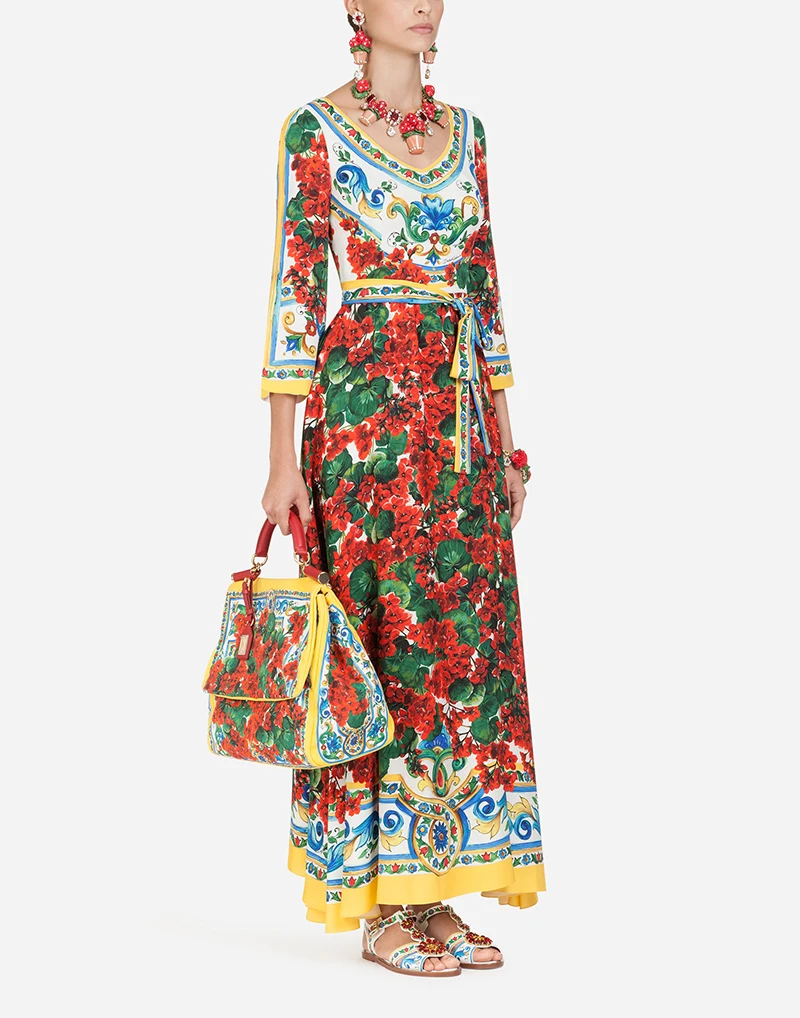 Women's Runway Designer Spring Printed Summer Dress 2019 Elegant Flare Sleeve Large Size Casual Bohemian Rose Floral Long Dress
Women's Runway Designer Spring Printed Summer Dress 2019 Elegant Flare Sleeve Large Size Casual Bohemian Rose Floral Long Dress
