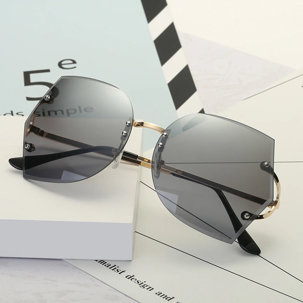 Outdoor Cycling Sunglasses Fashion Unisex Ocean Film Eyeglass UV 400 Protection Irregular Lens Sunglasses for Men and Women
Outdoor Cycling Sunglasses Fashion Unisex Ocean Film Eyeglass UV 400 Protection Irregular Lens Sunglasses for Men and Women