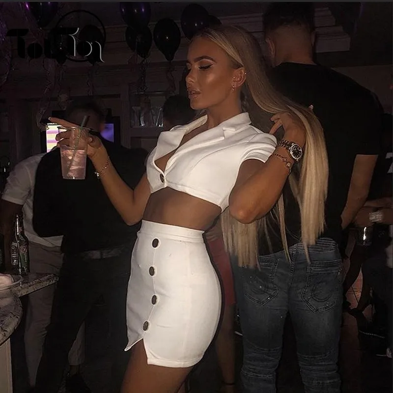 High Quality Button Bandage Dress Women 2019 Casual Short Sleeve V Neck 2 Piece Dresses Ladies Faux Suede Dress New
High Quality Button Bandage Dress Women 2019 Casual Short Sleeve V Neck 2 Piece Dresses Ladies Faux Suede Dress New