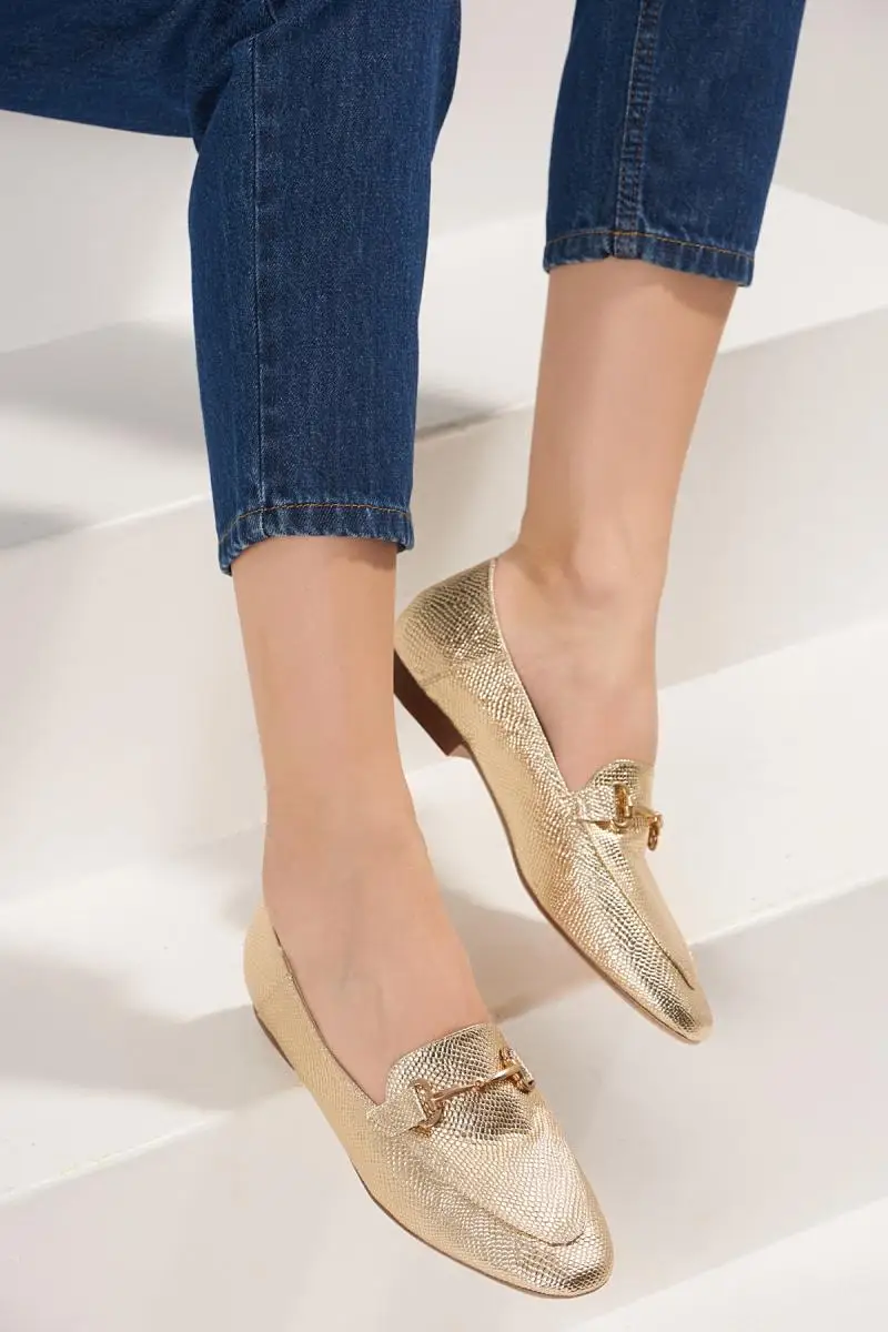 Bambi Gold Women Loafer Shoes F0330100010
Bambi Gold Women Loafer Shoes F0330100010
