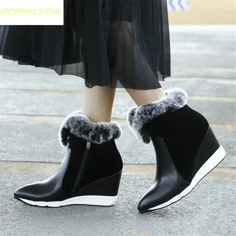 2019 Womens Cow Leather Wedge High Heels Ankle Boots Pointed Toe Party Pumps Shoes Winter Snow Boots Casual Shoes
2019 Womens Cow Leather Wedge High Heels Ankle Boots Pointed Toe Party Pumps Shoes Winter Snow Boots Casual Shoes
