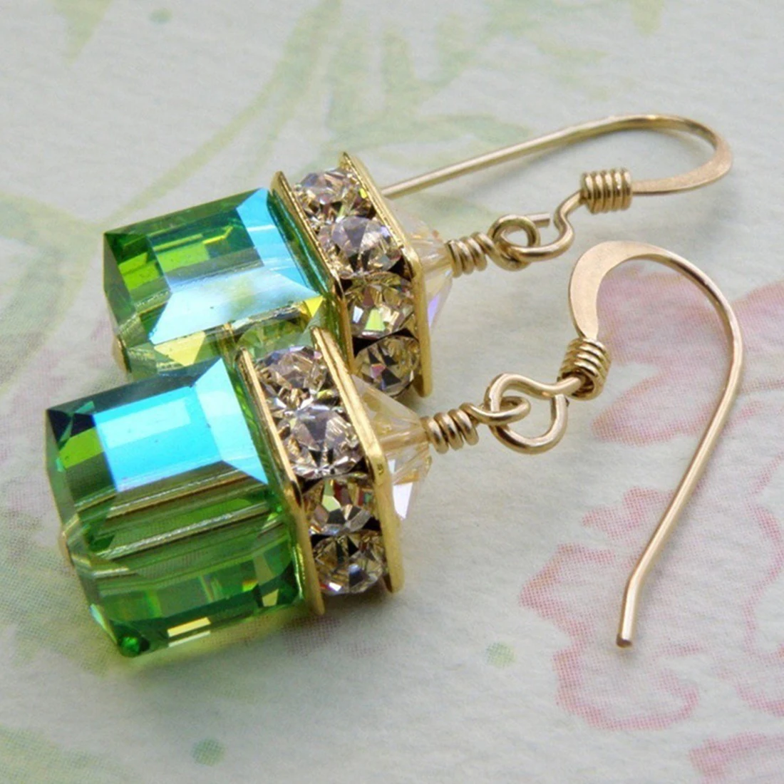Vintage Green Zircon Crystal Square Big Stone Women Earrings Fashion Jewelry Christmas Gift
Vintage Green Zircon Crystal Square Big Stone Women Earrings Fashion Jewelry Christmas Gift