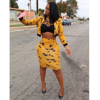 Sexy Two Piece Set Women 2019 Spring Yellow Print Set Long Sleeve Front Zipper Crop Top Midi Skirts Set
Sexy Two Piece Set Women 2019 Spring Yellow Print Set Long Sleeve Front Zipper Crop Top Midi Skirts Set