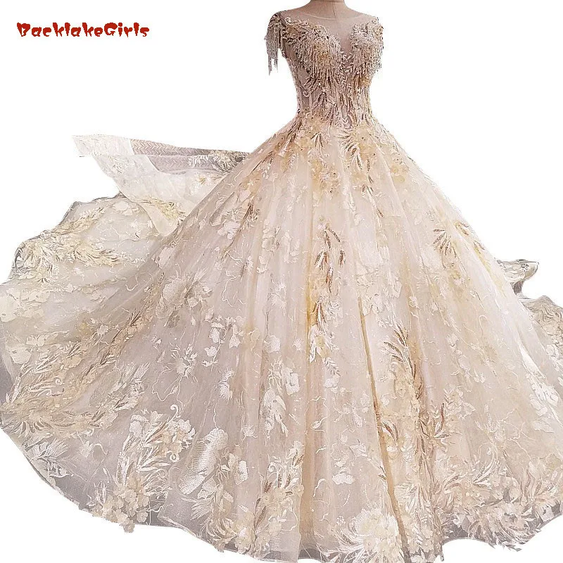 Luxury Lace Crystals Beaded Appliques Champagne Gold Wedding Dresses Bridal Gown 2017 New Long Train Bridal Dresses For Party
Luxury Lace Crystals Beaded Appliques Champagne Gold Wedding Dresses Bridal Gown 2017 New Long Train Bridal Dresses For Party