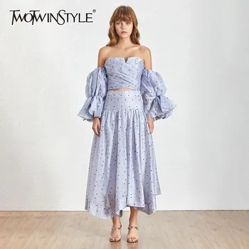TWOTWINSTYLE Polka Dot Women Two Piece Suit Strapless Puff Sleeve Shorts Pullover With Zipper Mid Calf A-line Skirts Sets 2020
TWOTWINSTYLE Polka Dot Women Two Piece Suit Strapless Puff Sleeve Shorts Pullover With Zipper Mid Calf A-line Skirts Sets 2020