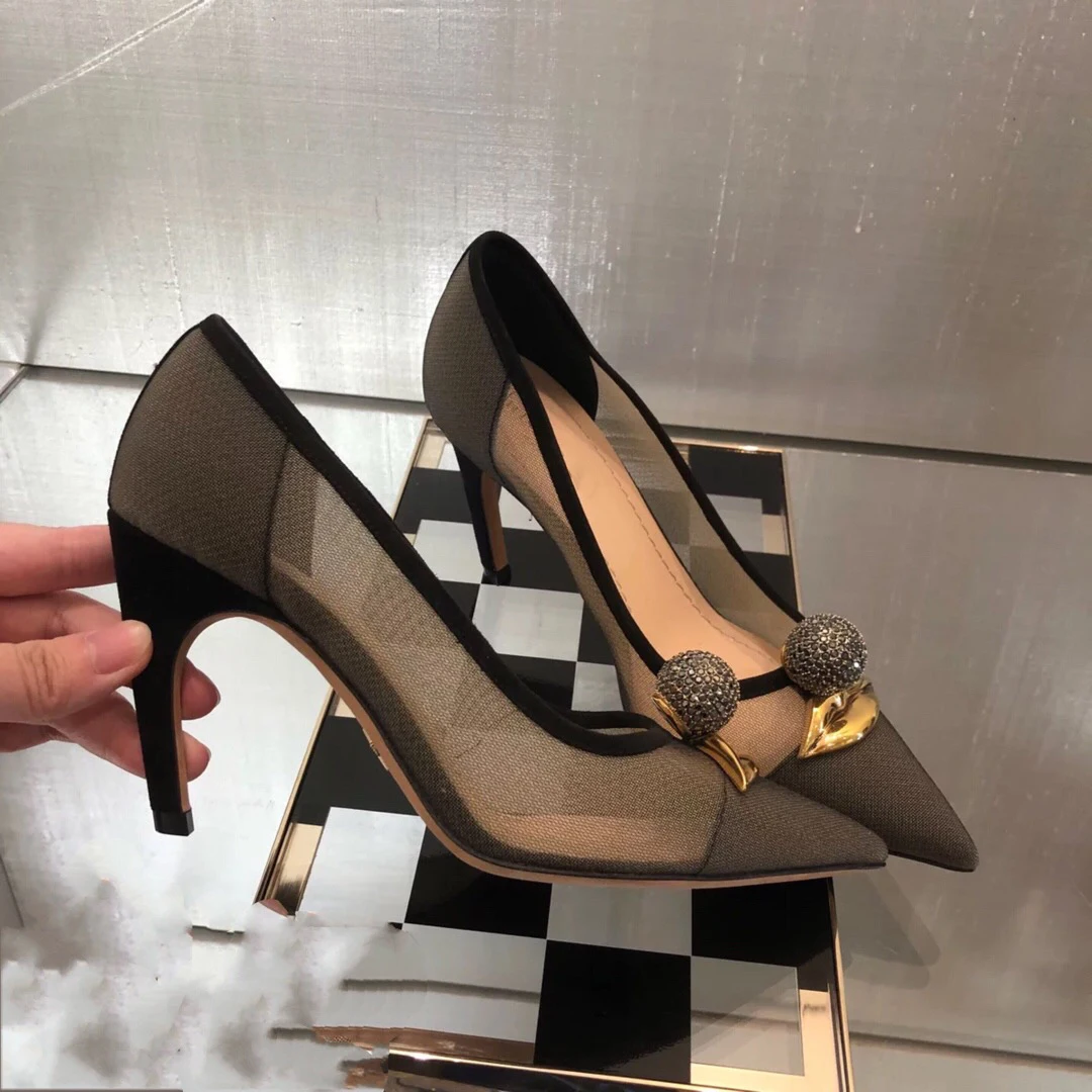2019 Chic Pumps Shoes Women Thin Heels High Heels Metal Decoration Ladies Shoes Crystal Pumps Dress Party High Heels Pointed Toe
2019 Chic Pumps Shoes Women Thin Heels High Heels Metal Decoration Ladies Shoes Crystal Pumps Dress Party High Heels Pointed Toe