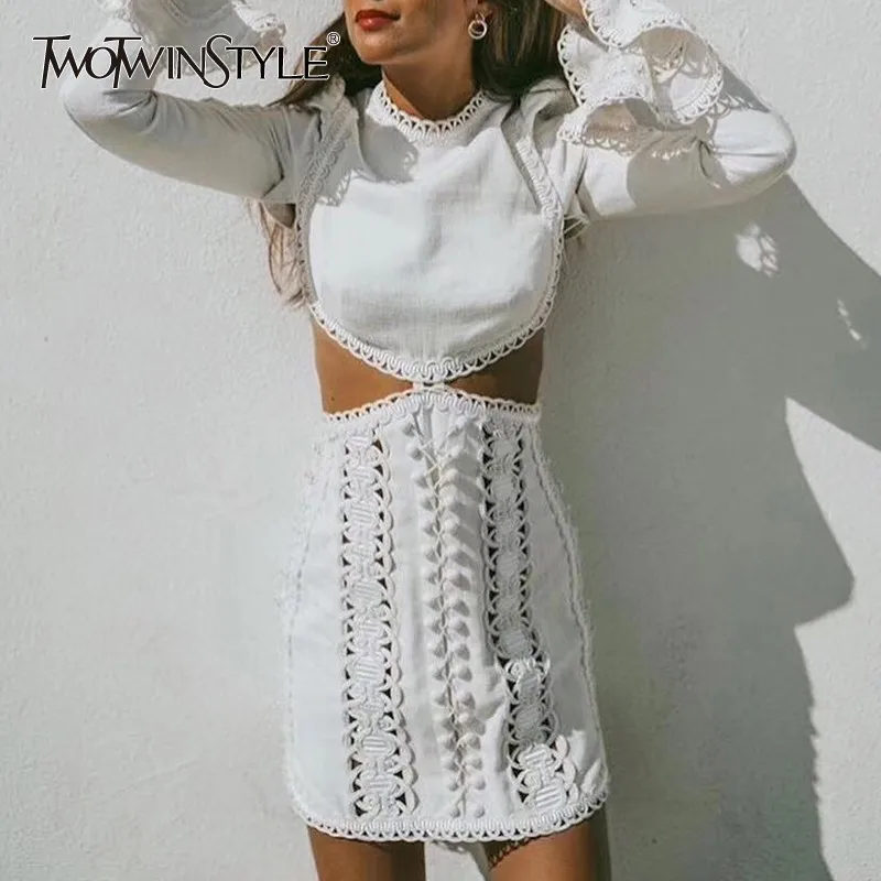 TWOTWINSTYLE Spring Solid Hollow Out Mini Dress O Neck Flare Sleeve High Waist Sexy Short Dresses Female 2019 Fashion New
TWOTWINSTYLE Spring Solid Hollow Out Mini Dress O Neck Flare Sleeve High Waist Sexy Short Dresses Female 2019 Fashion New