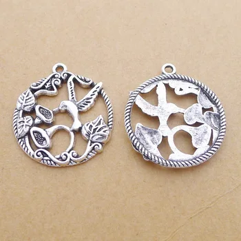 50pcs Exquisite Hollow flower bird charms pendants 33*30mm Antique silver bag accessories craft Jewelry earring bracelet necklac
50pcs Exquisite Hollow flower bird charms pendants 33*30mm Antique silver bag accessories craft Jewelry earring bracelet necklac