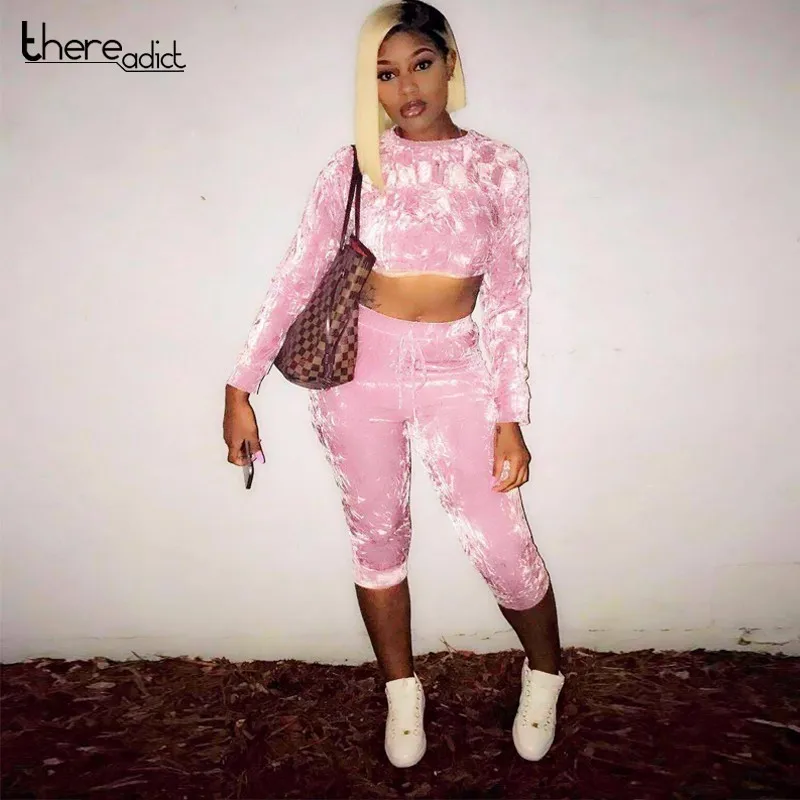 Winter Outfits Velvet Two Piece Set Long Sleeve Sweatshirt And Pants Suits Autumn Velvet Two Piece Sets Matching Suit Women
Winter Outfits Velvet Two Piece Set Long Sleeve Sweatshirt And Pants Suits Autumn Velvet Two Piece Sets Matching Suit Women