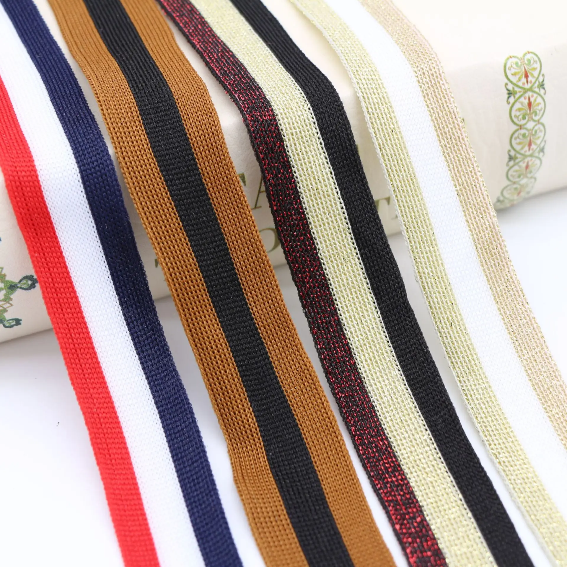 80 yard 2.5cm Polyester Gold And Silver Warp-Knitted Striped Webbing lace trim ribbon M88A1
80 yard 2.5cm Polyester Gold And Silver Warp-Knitted Striped Webbing lace trim ribbon M88A1