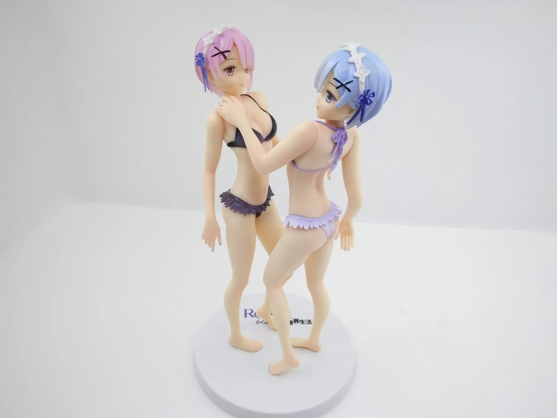 Japanese Anime action figures Life in a different world from zero REM RAM in swimming suit 20cm toys collection sexy model doll
Japanese Anime action figures Life in a different world from zero REM RAM in swimming suit 20cm toys collection sexy model doll