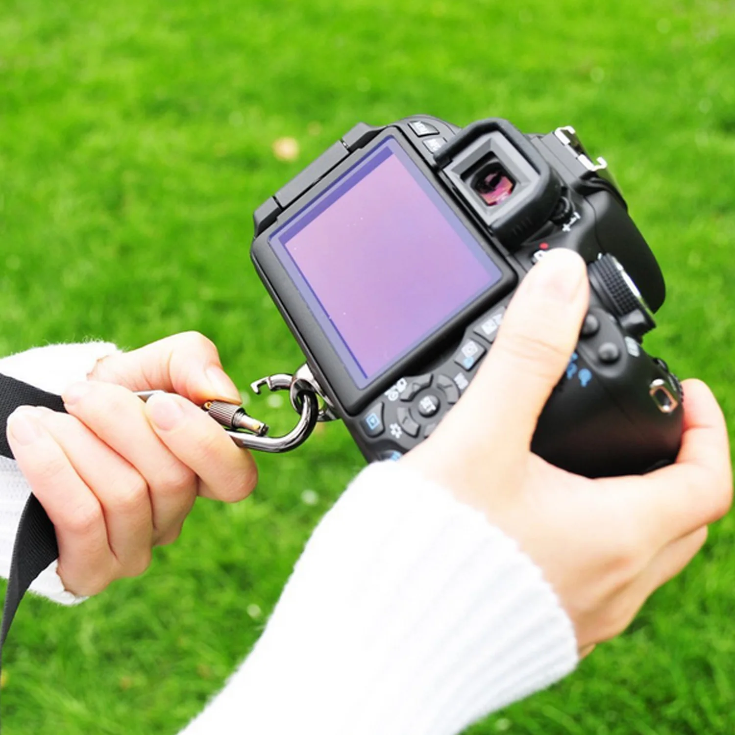 Gosear Universal Durable Alloy Quick Release Snap Connect Hook with 1/4 Fasten Screw for DSLR Camera Strap Bag Accessories
Gosear Universal Durable Alloy Quick Release Snap Connect Hook with 1/4 Fasten Screw for DSLR Camera Strap Bag Accessories